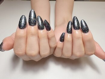 ズンビーネイル(Zunbee nail)/ ラメグラネイル