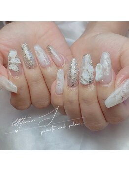 ベルテルナエス(belleterna S.)/white × flower nuance