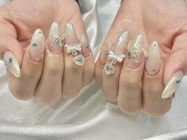 ホワイトグリッターネイル