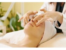 サロンラディアス/《小顔フェイシャル》