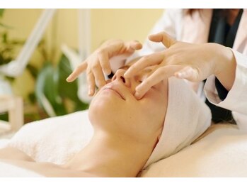 サロンラディアス/《小顔フェイシャル》