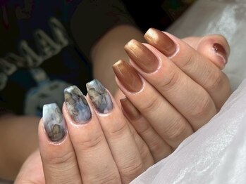 サロンドフォーエイチ(salon de 4H)/大人気のニュアンスネイル♪