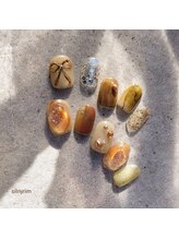 シルニー リム(Silny rim)/アシンメトリーニュアンスネイル