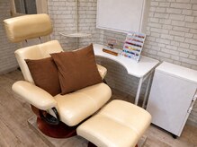 ネイルサロン ブランロール 三軒茶屋店(Blanl'or)の雰囲気（ゆったりくつろげるリクライニング席で癒しのネイル時間）