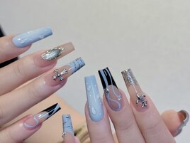 ネイビー　ビジュー