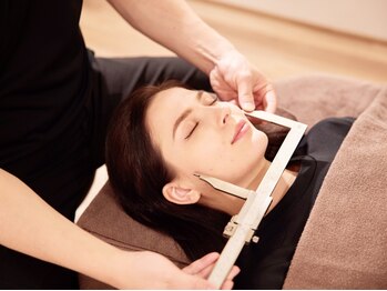 カドモリ 心斎橋(KADOMORI)の写真/【美容鍼×小顔矯正/圧倒的な即効性を求めるお客様におすすめ◎】