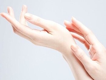 サロン ド サイタン(SALON de SAITAN)の写真/≪完全個室♪≫自爪に優しいケアと贅沢なハンドマッサージで、指先から心まで満たされるひとときを。