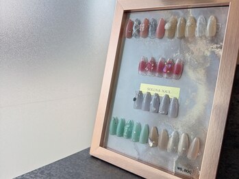 ソルナネイル(SOLUNA NAIL)の写真/【毎月変わる定額デザイン♪】季節や流行に合わせたデザインが大好評！気分の上がる指先に仕上げます◇