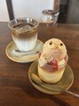 プラスワンフット 本厚木(+1 Foot)&nbsp;カフェでのんびりするのも好き。個展へ遊びに行った時のパフェ☆