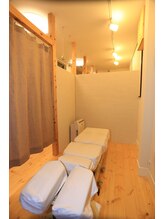 からだすまいる本舗/半個室の施術スペース