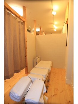 からだすまいる本舗/半個室の施術スペース