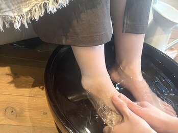 サロン エフ(salon f)/【施術前の足湯でリラックス】