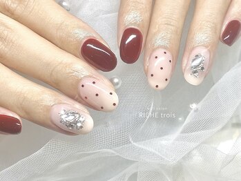 リッシュ トロワ(RICHE trois)/秋色ボルドーガーリーデザイン