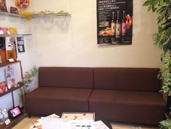 フィオリトゥーラ ガーデン 茨木店/店内待合室