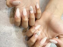 リリー(Liliy)/Vivienne風ネイル