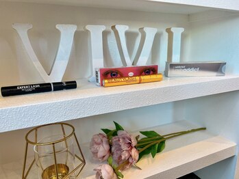 アイラッシュサロン ヴィヴィ 豊橋店(Eye Lash Salon Vivi)/まつ毛美容液各種取り扱いあり