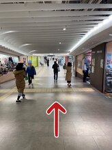 星のアカリ治療院 横浜店/横浜駅中央改札～当院の道順４