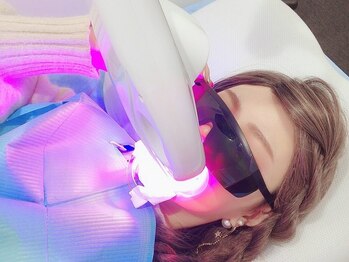 プラチナムビューティー 名古屋栄本店(PLATINUM BEAUTY)の写真/お友達・パートナーと◎【ペア割ホワイトニング　2名で¥5000～】お出かけの際にもお気軽にご来店ください☆