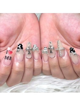 ガーリーチェックネイル