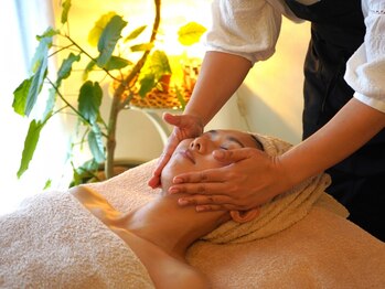 レイ(Lei)/顔筋マッサージのフェイシャル