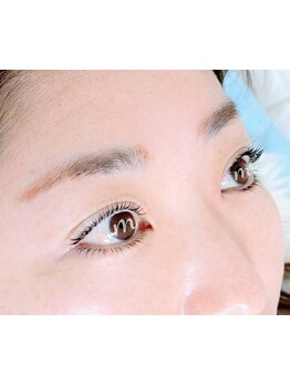 ナチュラル上品な目元にしたい