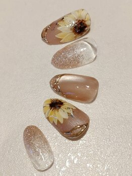 ジュテ(Jete)の写真/【大人女性の贅沢ネイル】繊細な手描きアートで指先を彩る☆肌に馴染む"絶妙カラー"で、上品なお手元に…♪