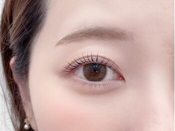 エニー 南越谷店(eny)の写真/【印象的な目元に】自まつ毛の長さや太さ、生え方を考慮した高い技術と丁寧なカウンセリングでお悩み解決！