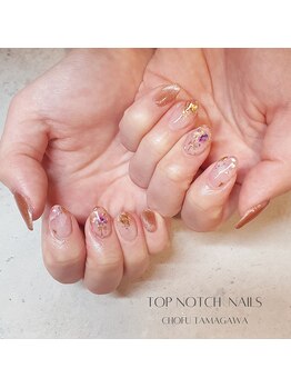 トップノッチネイルズ(TOP NOTCH NAILS)/ピンクとお花　キラキラネイル
