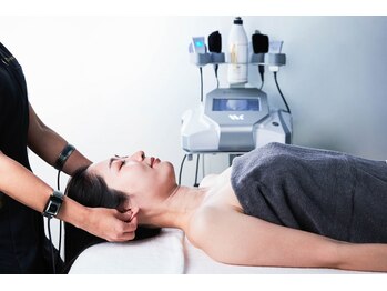 キワミビューティ(KIWAMI BEAUTY)の写真/【世界特許取得のWINBACK４導入！】高・中・低周波を同時出力可能で、ボディもフェイシャルも本格改善◎