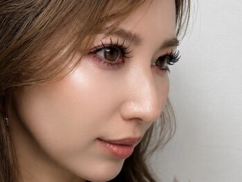 iroca.【10月上旬OPEN（予定）】の写真/【上品な存在感】極細毛で魅せる大人のボリュームラッシュ！豊富なデザイン力でなりたい目元を叶えます♪