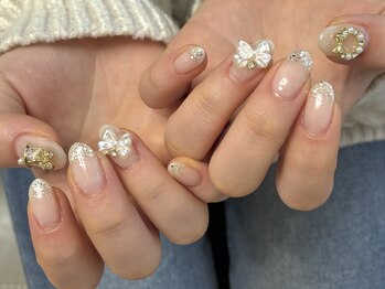 リリー(Lilly)/ホワイトクリスマスネイル