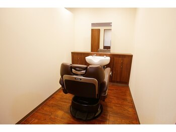 銀座マツナガ 新宿西口野村ビル(GINZA MATSUNAGA)/プライベートが守られる空間