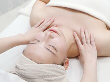 エミュ(emu)/デコルテもマッサージ♪