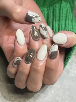 エム(em)/タイダイネイル