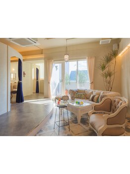 ゆったり空間で施術が受けられるサロン