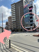 メノア 茨木駅前店(menoa)/ビルが見えてきました♪
