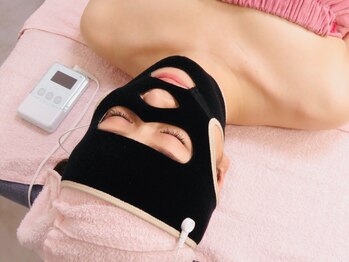 シンメトリー 福岡天神国体道路店/美顔骨格で素敵な笑顔へ！