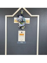 ル ボヌール 伊那店(le bonheur)/青いお花が目印です。