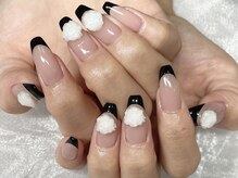 トランクイル(Tranquil)/ガーリーフレンチネイル