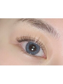 ナチュラル上品な目元にしたい