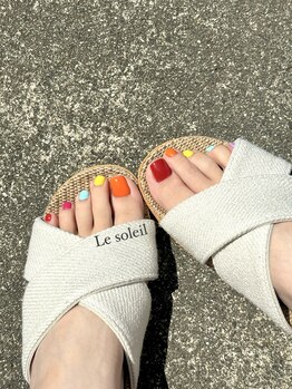 ル ソレイユ(Le soleil)/スタッフネイル byあやか