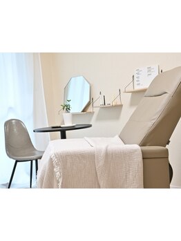 ゆったり空間で施術が受けられるサロン