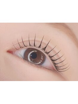 ナチュラル上品な目元にしたい