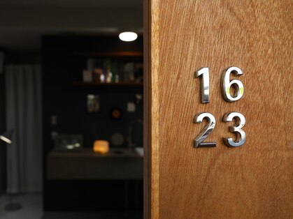 ネイルイチロクニーサン(nail 1623)の写真