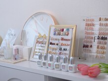 Fleuri private nail salonの雰囲気（トレンドデザインを取り入れたサンプル多数ご用意しています。）