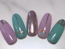 ミラーネイルで少し個性的に♪