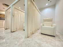 プラチナムドール 天王寺店(PLATINUMDOLL)/個室の施術台になります！