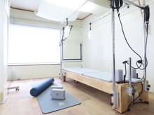 マット、ヨガブロックなどプロップスも充実です。