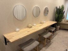 ロア(Loa)の雰囲気（施術後にゆったりと身支度を整えられる、パウダースペース♪）