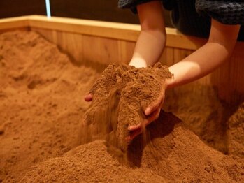 和癒(ワユ)の写真/【15分で芯までポカポカ】ガチガチ肩こり・冷えに◎米ぬか酵素浴×目元パックで至福のデトックス体験♪